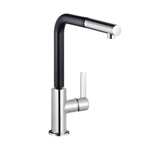 Ein moderner Küchenarmatur mit schwarzem Griff und glänzendem, verchromtem Körper, ausgestattet mit einem Hebel für die Wassertemperatur- und -flussregelung.